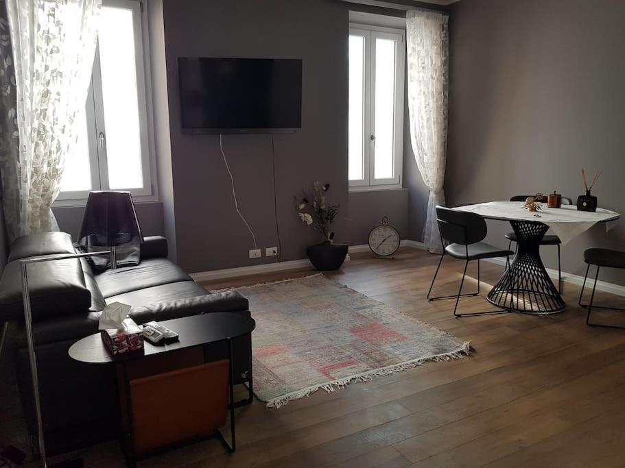 Still Und Stilvoll Im Stadtzentrum Apartman Trieszt Kültér fotó