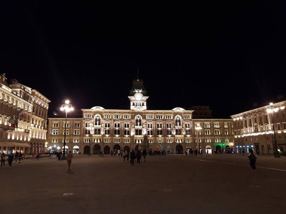 Still Und Stilvoll Im Stadtzentrum Apartman Trieszt Kültér fotó